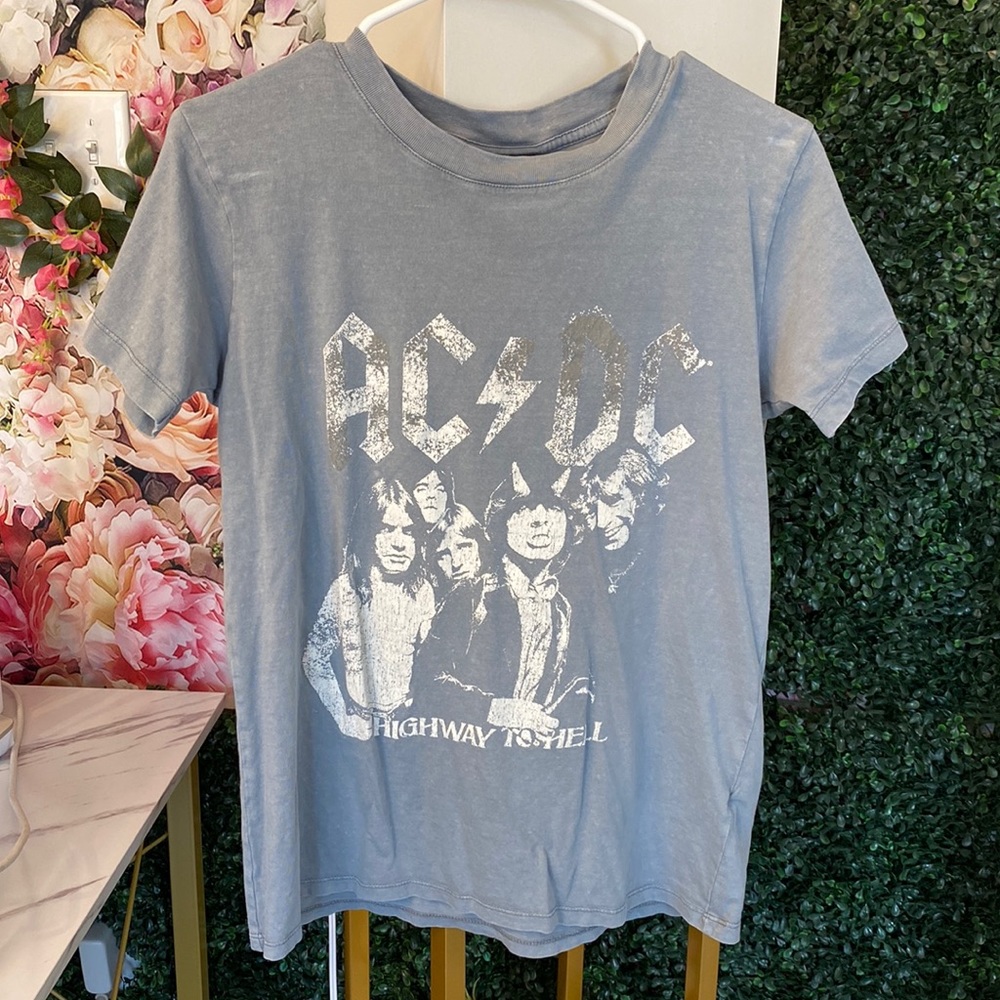 Graphic tee